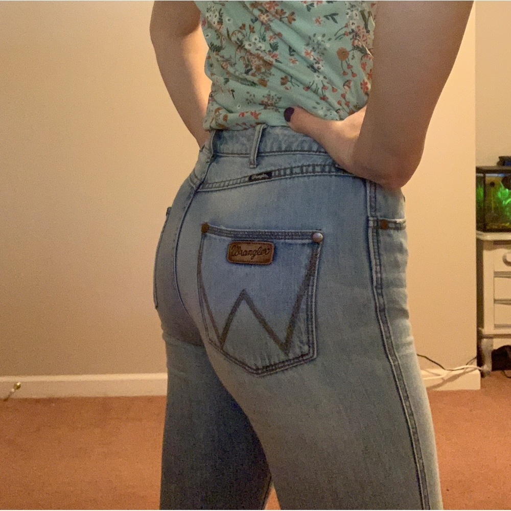Free People Wrangler Jeans. Super cute straight leg style with distressed knee.